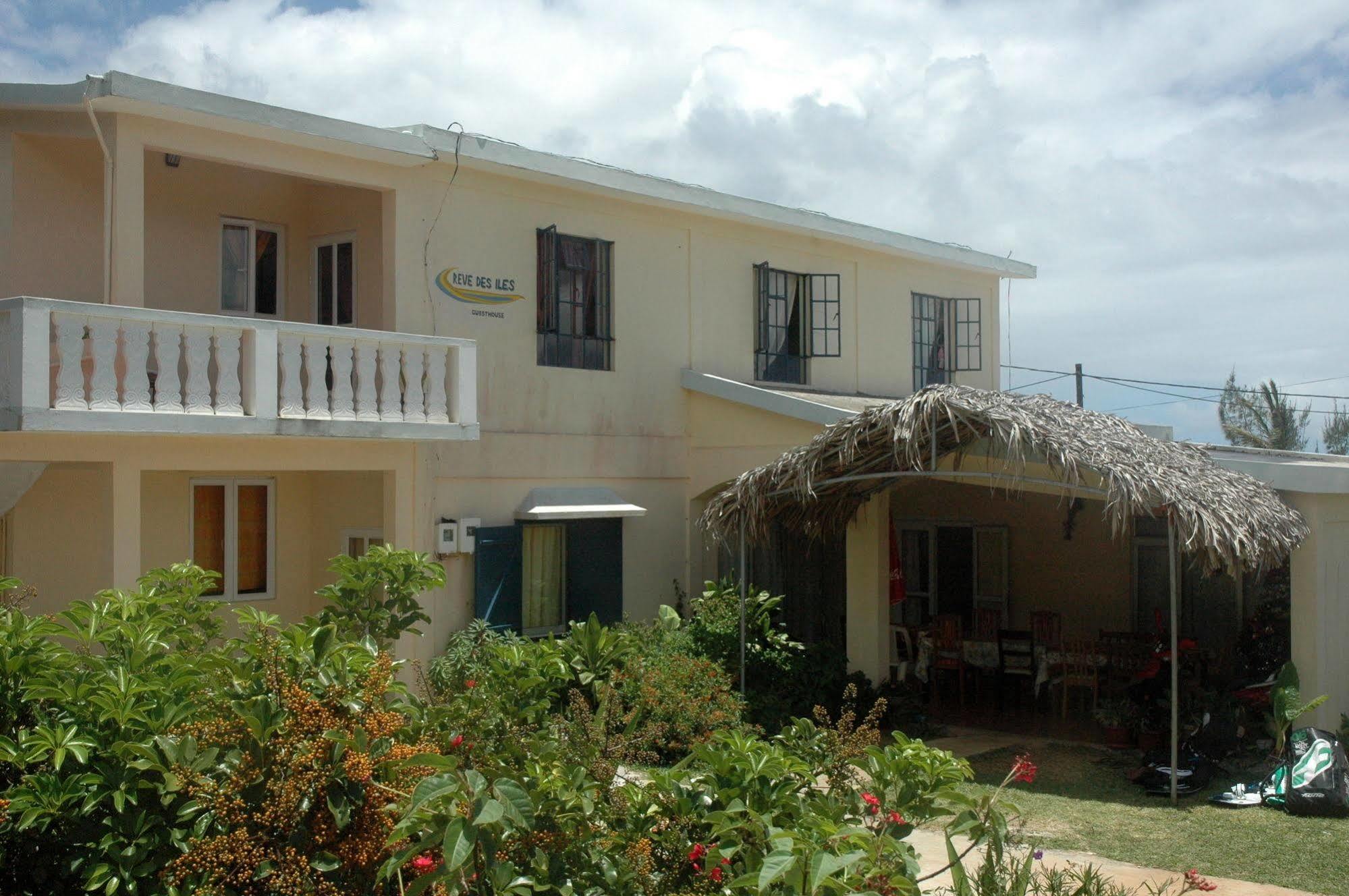 Reve Des Iles Guesthouse Gravier المظهر الخارجي الصورة